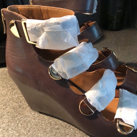 BCBG shoes - Picture 5 of 7